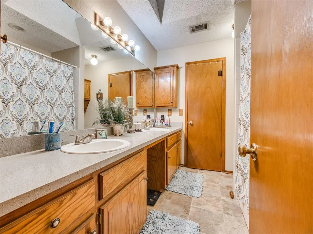 Photo 18 — 1808 SE 15th Street, Moore, OK 73160