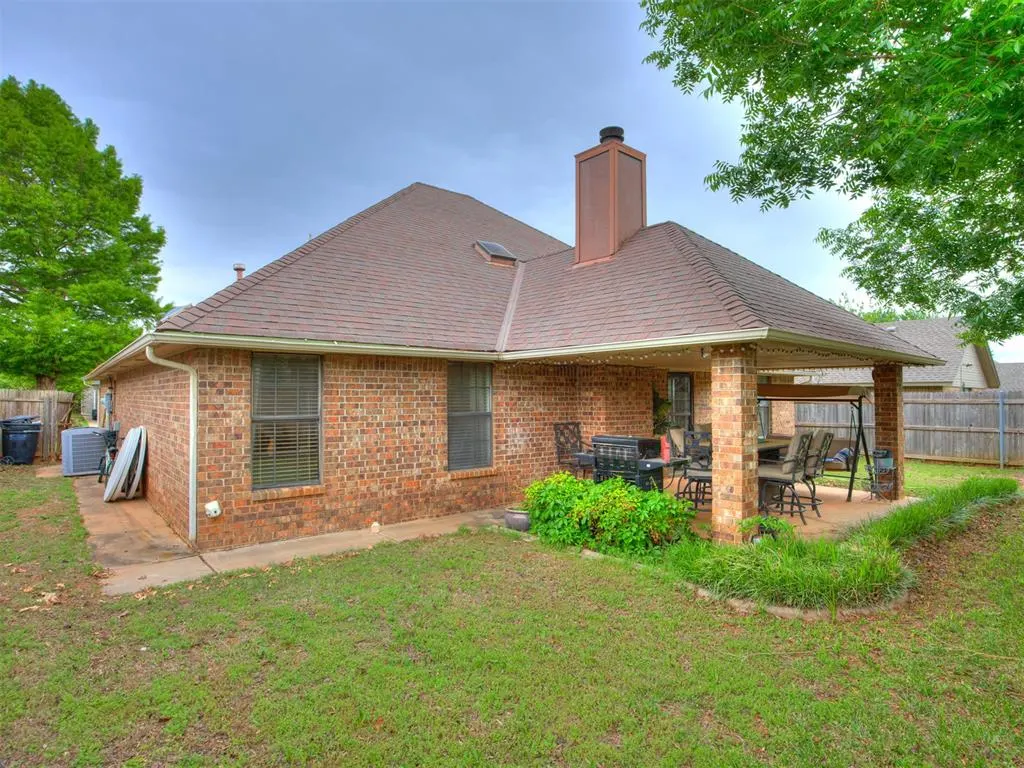 Photo 26 — 1808 SE 15th Street, Moore, OK 73160