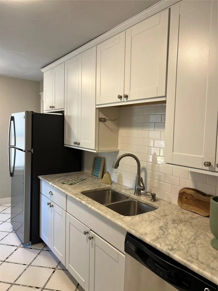 Photo 5 — 1637 NW 11th Street 1635, Oklahoma City, OK 73106