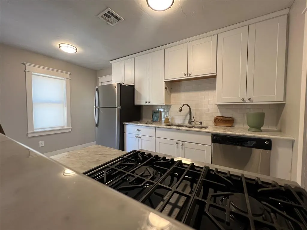 Photo 6 — 1637 NW 11th Street 1635, Oklahoma City, OK 73106