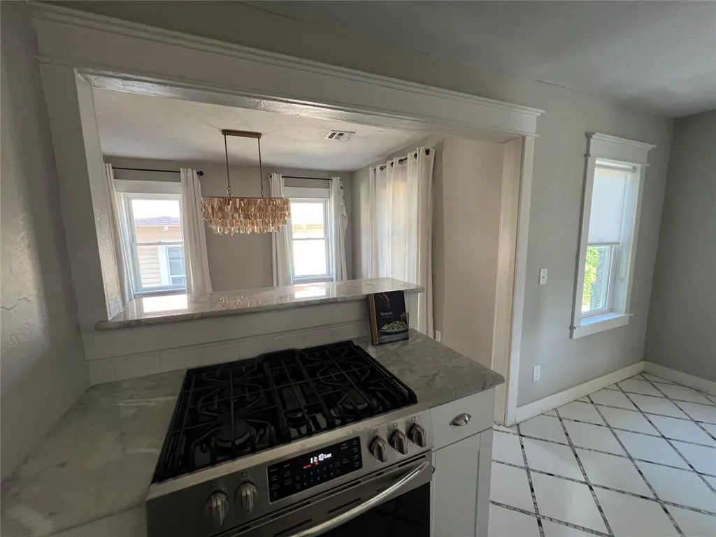 Photo 9 — 1637 NW 11th Street 1635, Oklahoma City, OK 73106