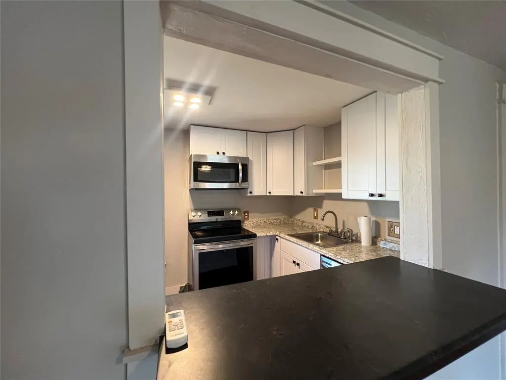 Photo 17 — 1637 NW 11th Street 1635, Oklahoma City, OK 73106