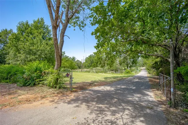 Photo 2 — 1011 Cedar Drive, Blanchard, OK 73010