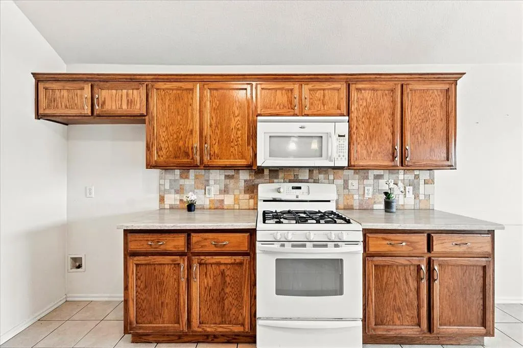 Photo 17 — 549 NE 23rd Street, Newcastle, OK 73065