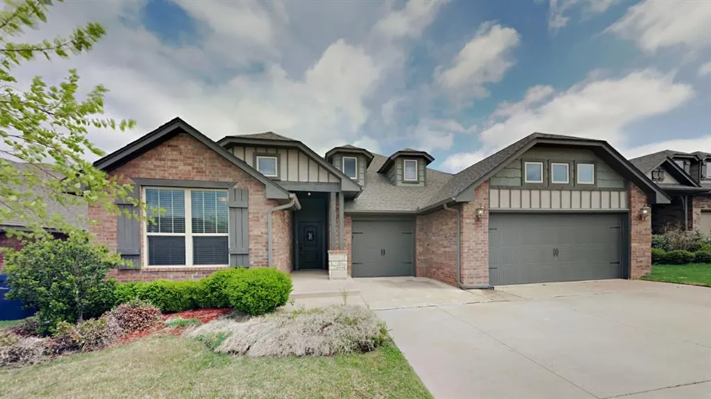 Front exterior — 10009 NW 141st Street, Yukon, OK 73099