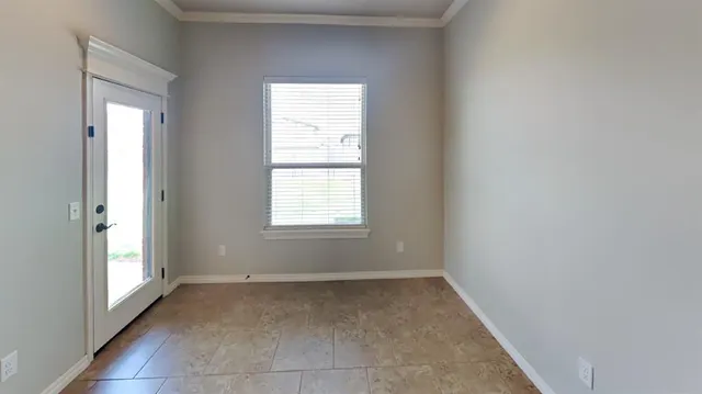 Photo 7 — 10009 NW 141st Street, Yukon, OK 73099