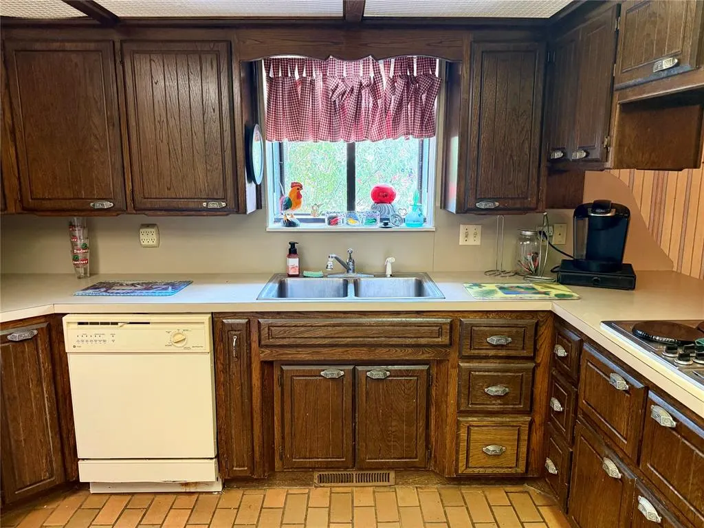 Photo 11 — 10066 N 2263 Road, Clinton, OK 73601