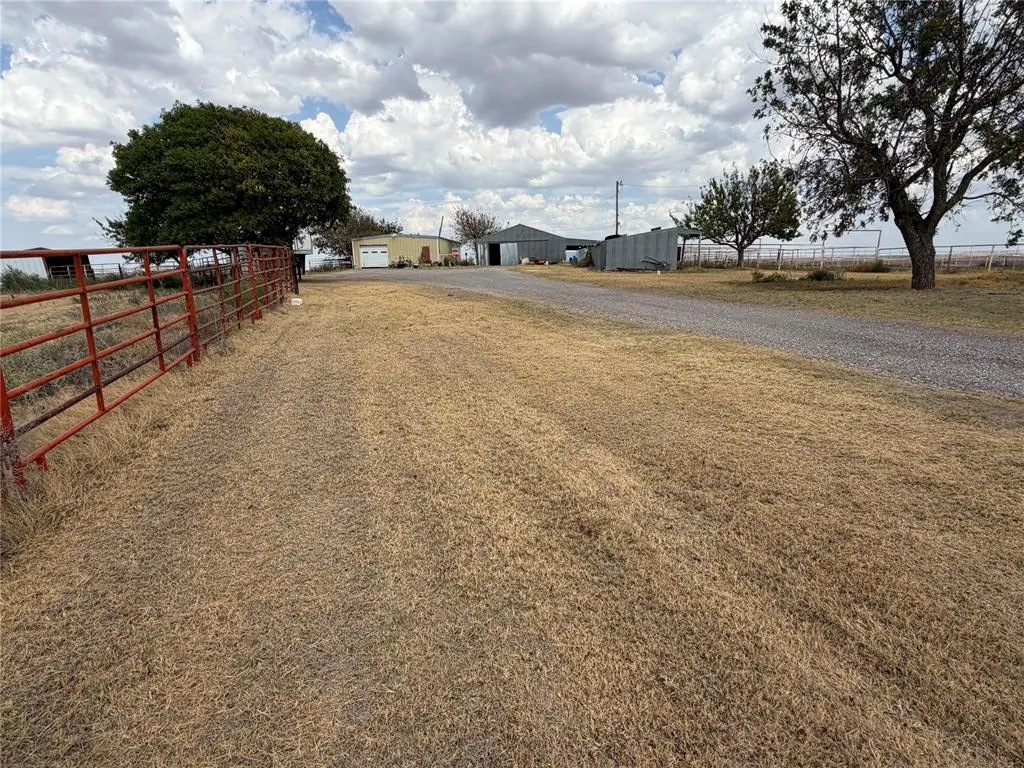 Photo 31 — 10066 N 2263 Road, Clinton, OK 73601