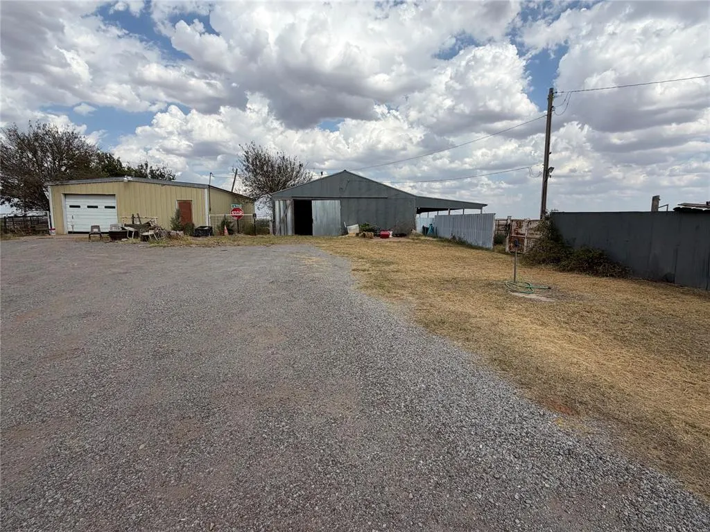 Photo 38 — 10066 N 2263 Road, Clinton, OK 73601