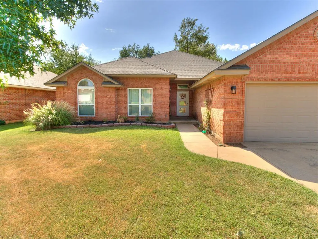 Photo 4 — 2713 Weymouth Way, Norman, OK 73071
