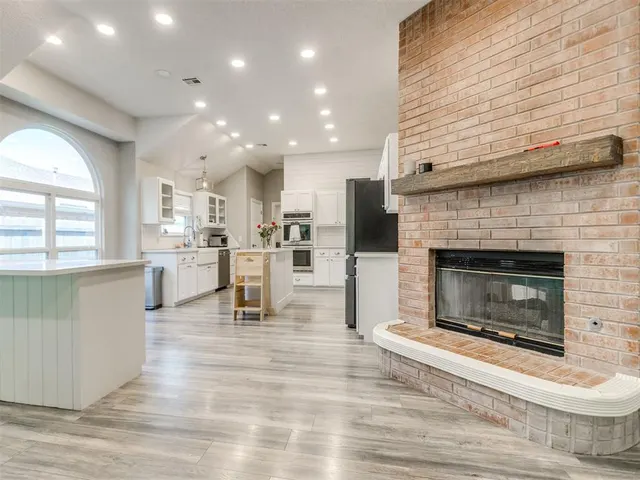 Photo 7 — 2713 Weymouth Way, Norman, OK 73071