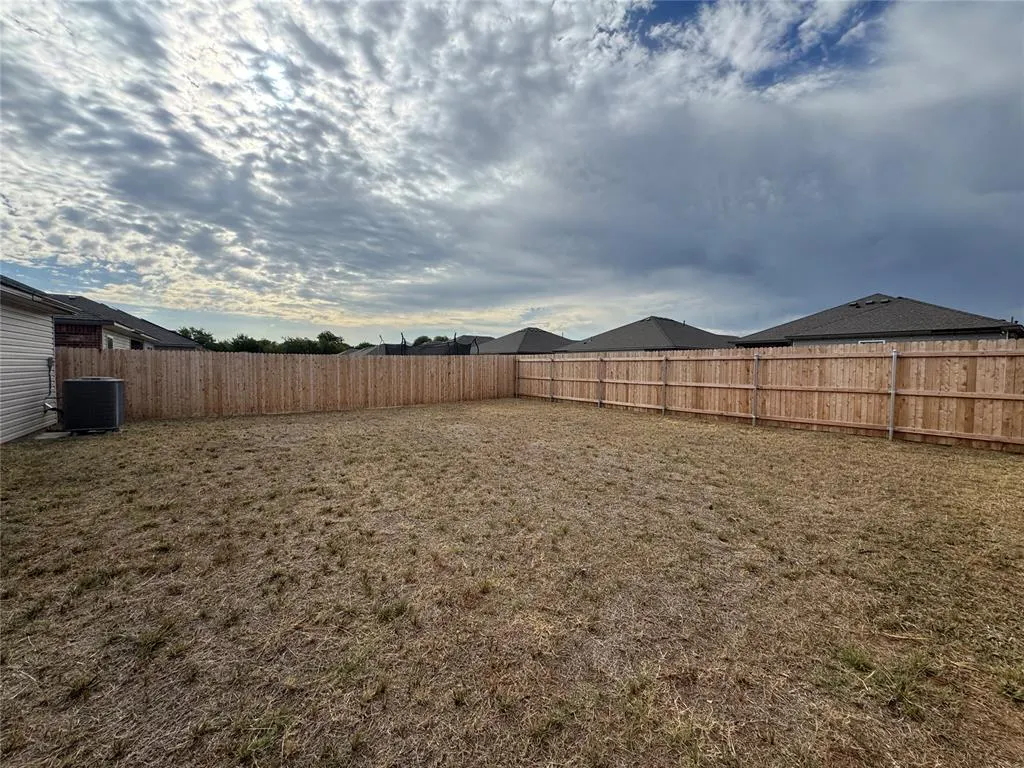Photo 37 — 10024 SW 38th Street, Oklahoma City, OK 73064