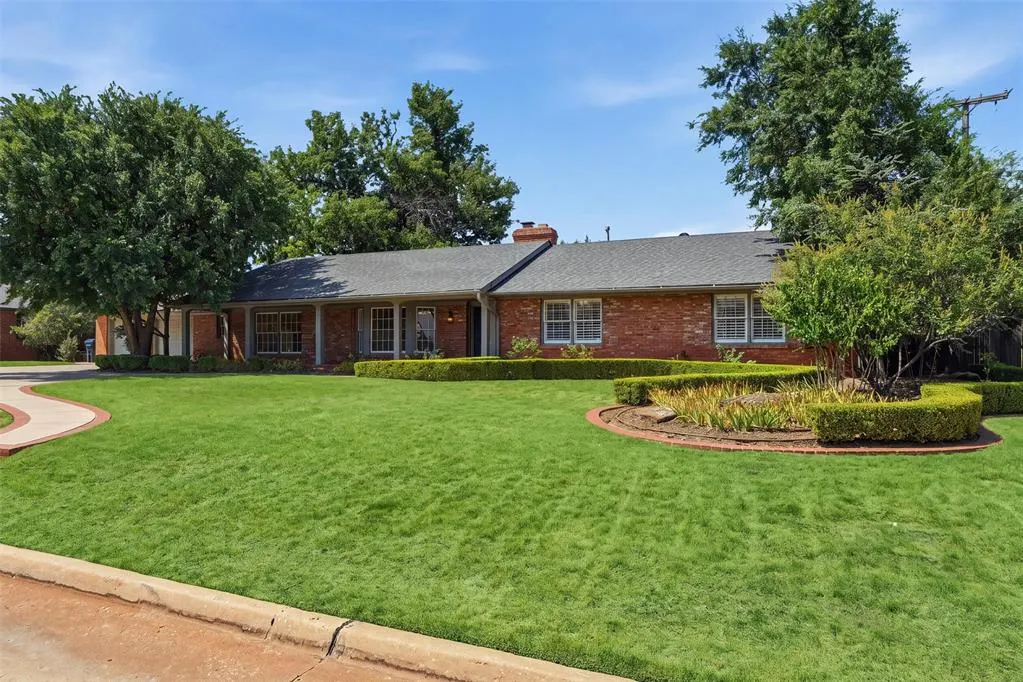 Front exterior — 1305 Kenilworth Road, Oklahoma City, OK 73120