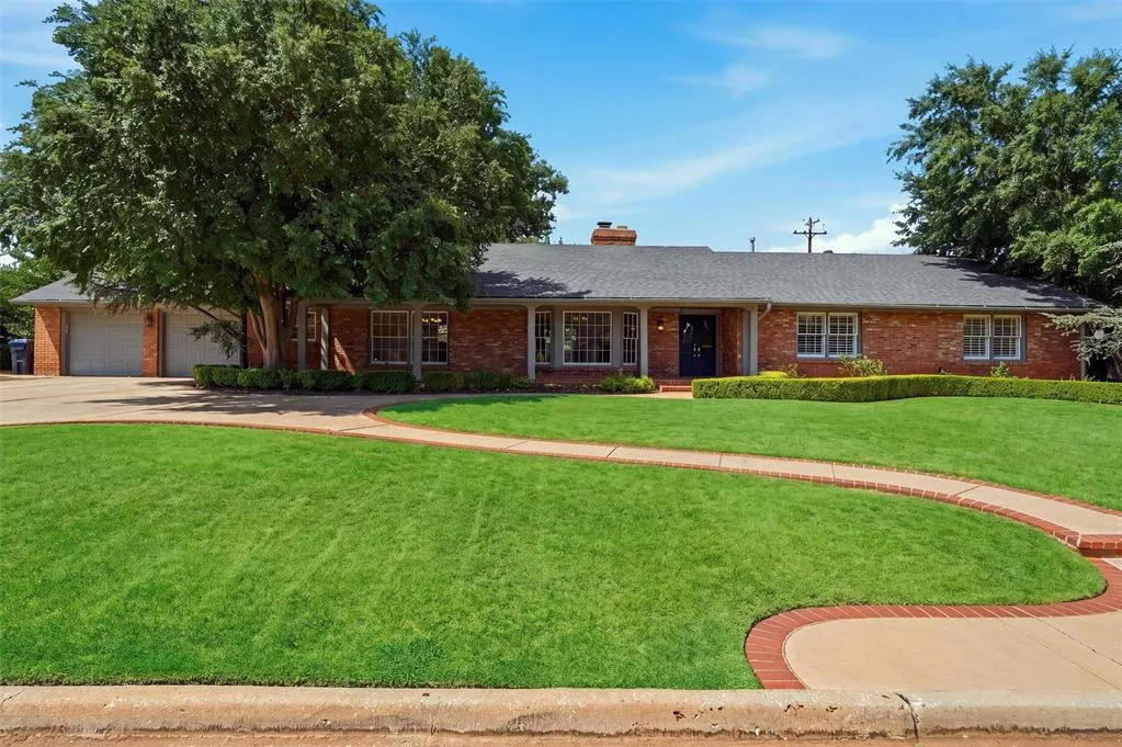 Photo 3 — 1305 Kenilworth Road, Oklahoma City, OK 73120