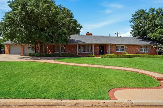 Photo 3 — 1305 Kenilworth Road, Oklahoma City, OK 73120