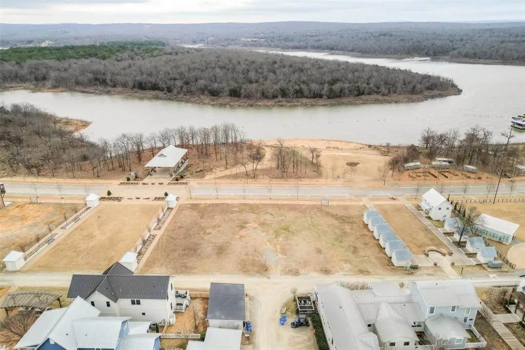 Photo 3 — 63 Water Street, Carlton Landing, OK 74432