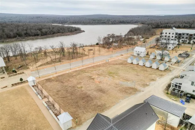 Photo 4 — 63 Water Street, Carlton Landing, OK 74432
