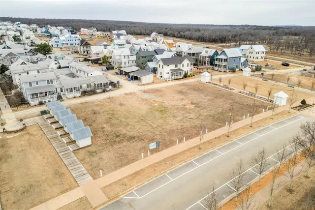 Photo 5 — 63 Water Street, Carlton Landing, OK 74432