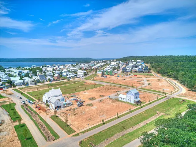 Photo 5 — 62 Boulevard, Carlton Landing, OK 74432