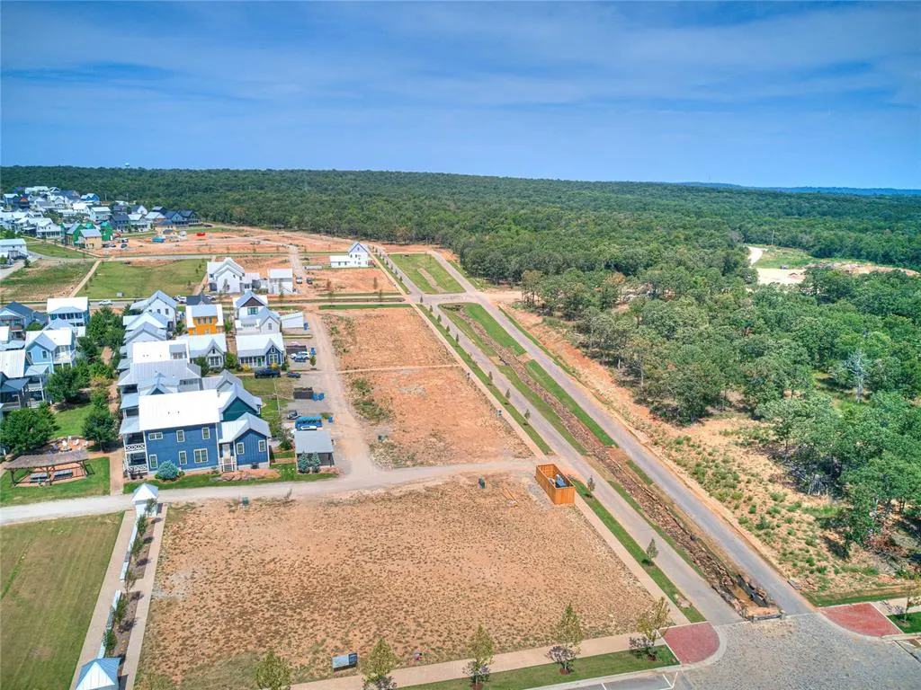 Photo 4 — 64 Boulevard, Carlton Landing, OK 74432