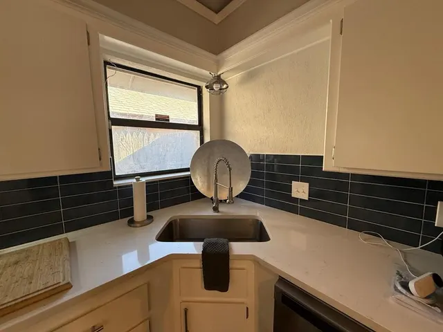 Photo 8 — 6007 Gaelic Glen Drive, Oklahoma City, OK 73142
