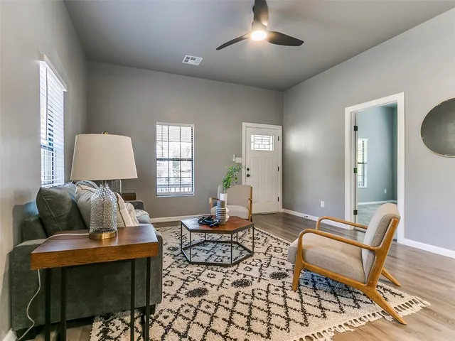 Photo 3 — 524 E Harrison Avenue, Guthrie, OK 73044