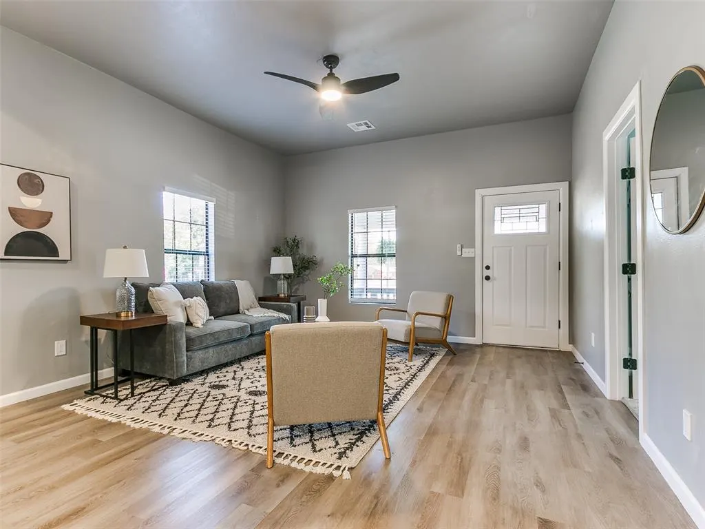 Photo 4 — 524 E Harrison Avenue, Guthrie, OK 73044