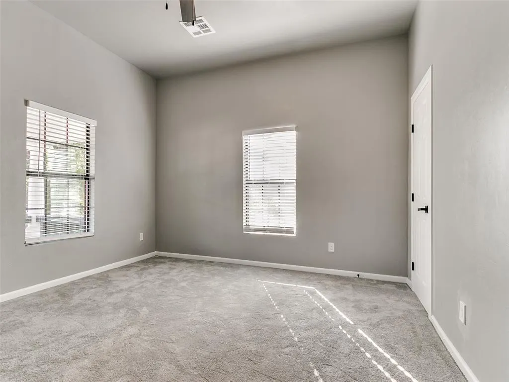 Photo 5 — 524 E Harrison Avenue, Guthrie, OK 73044