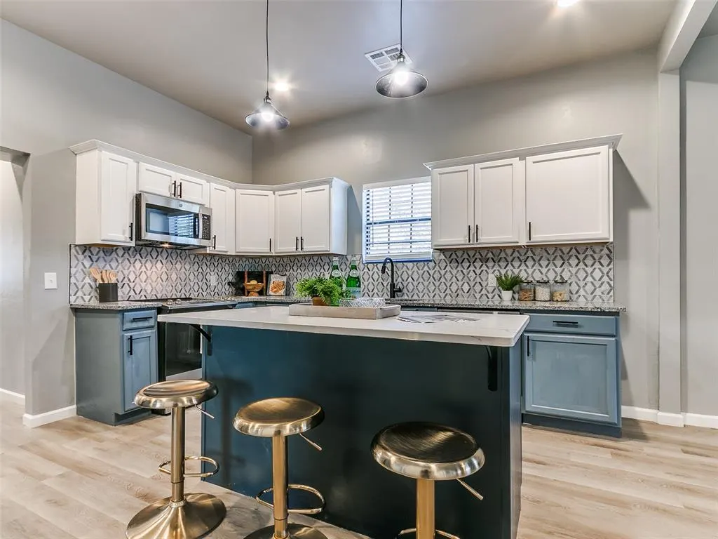 Photo 12 — 524 E Harrison Avenue, Guthrie, OK 73044