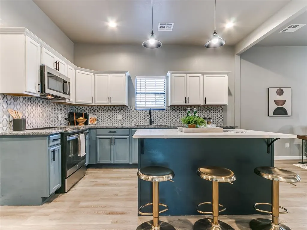 Photo 13 — 524 E Harrison Avenue, Guthrie, OK 73044