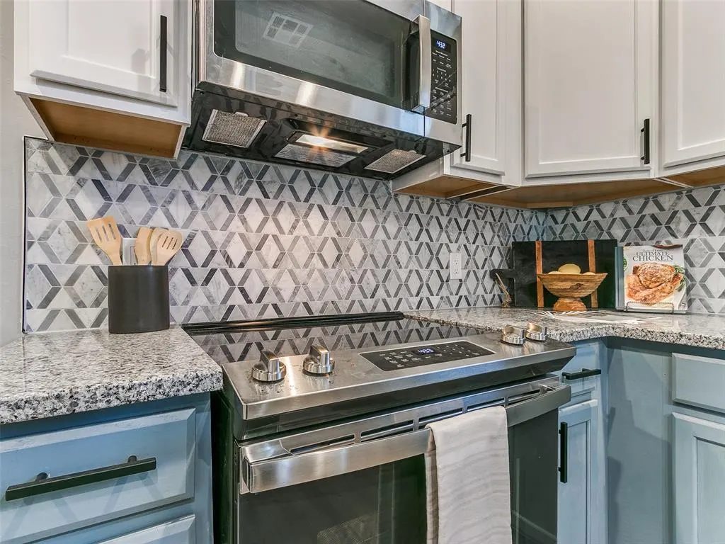 Photo 14 — 524 E Harrison Avenue, Guthrie, OK 73044