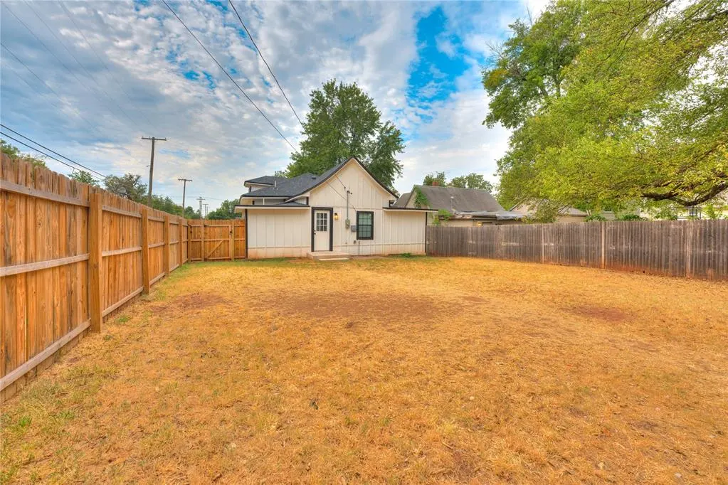Photo 30 — 524 E Harrison Avenue, Guthrie, OK 73044