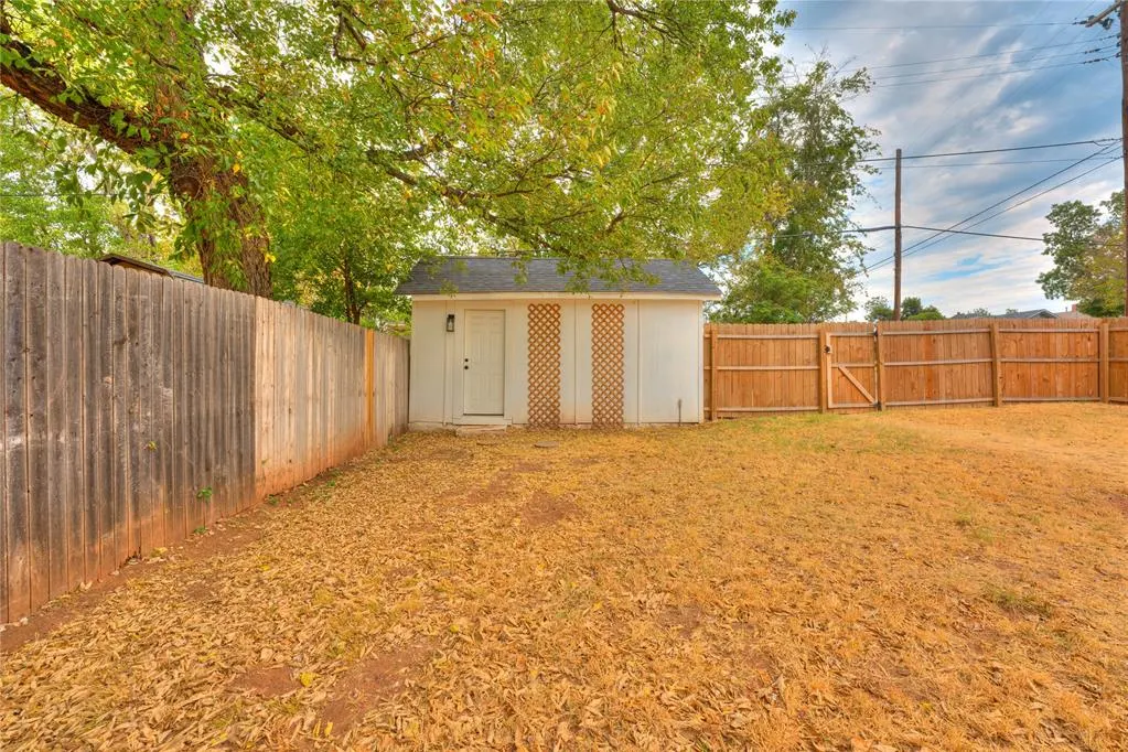 Photo 33 — 524 E Harrison Avenue, Guthrie, OK 73044