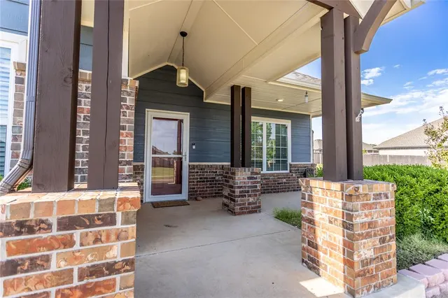 Photo 2 — 11244 NW 102nd Street, Yukon, OK 73099