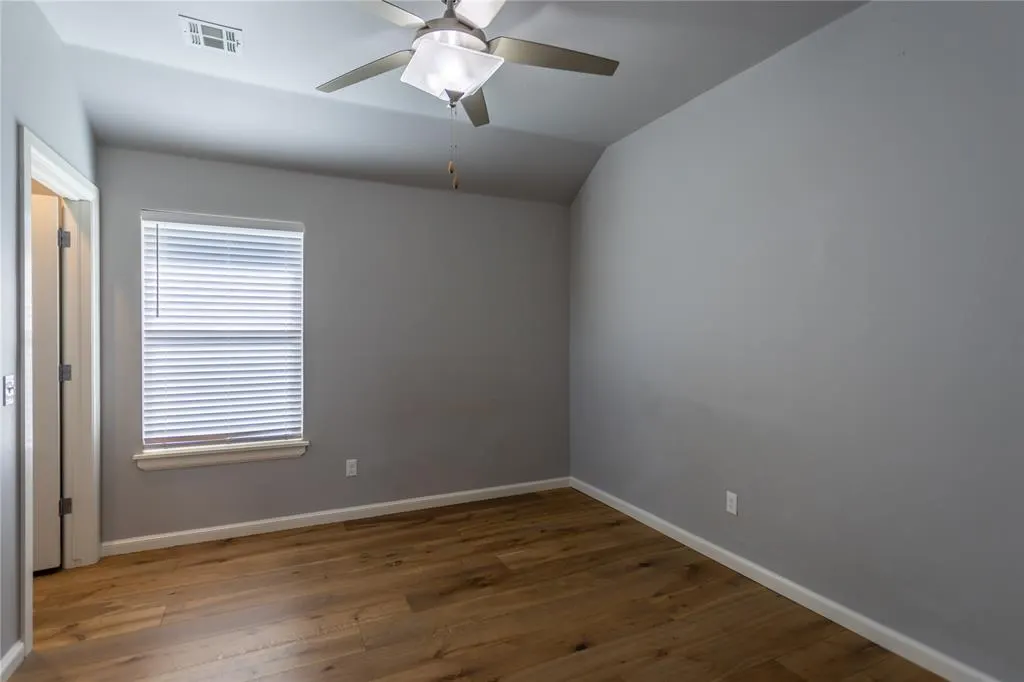 Photo 11 — 11244 NW 102nd Street, Yukon, OK 73099
