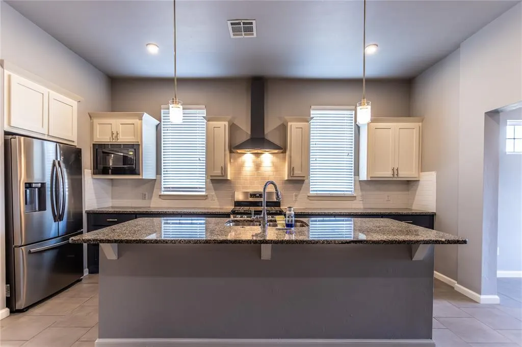 Photo 13 — 11244 NW 102nd Street, Yukon, OK 73099