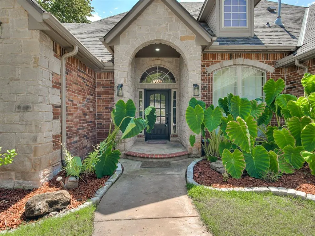 Photo 3 — 8030 Redhawk Lane, Edmond, OK 73034