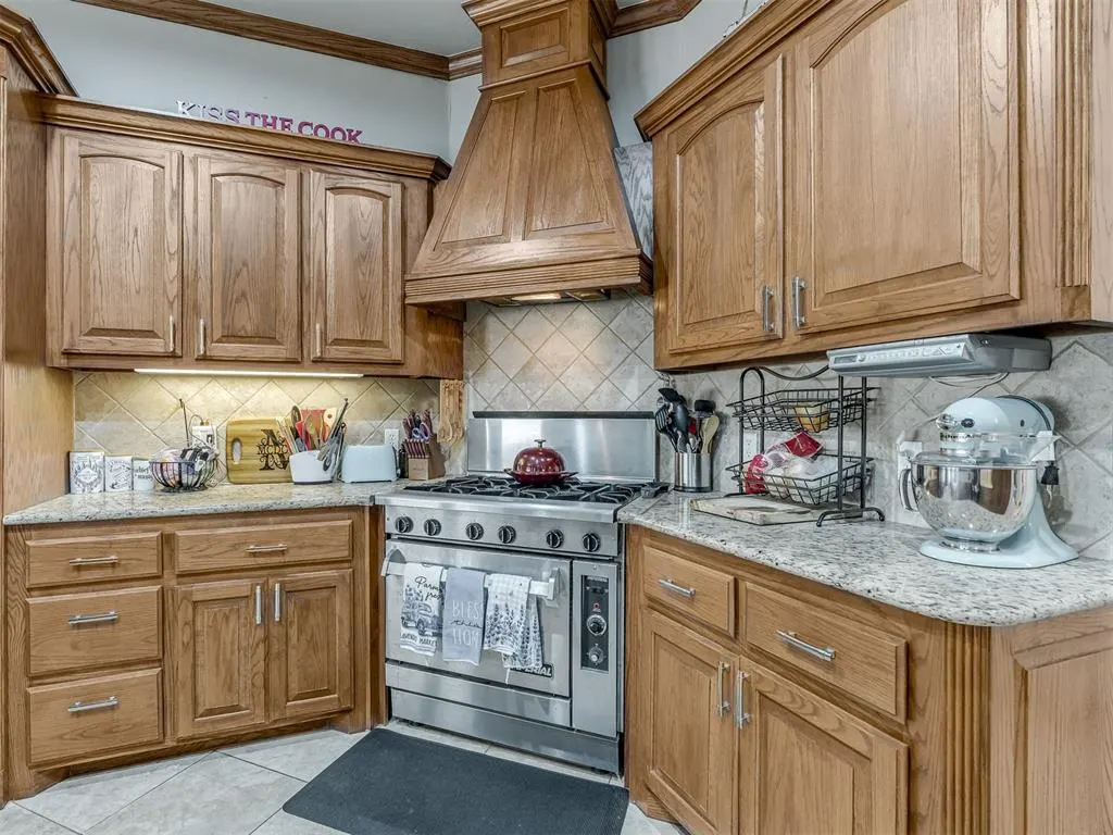 Photo 12 — 8030 Redhawk Lane, Edmond, OK 73034