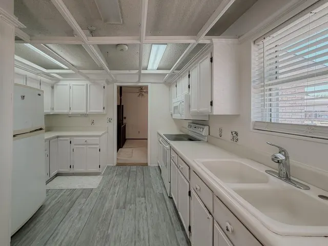 Photo 8 — 705 N Stanley Street, Hinton, OK 73047