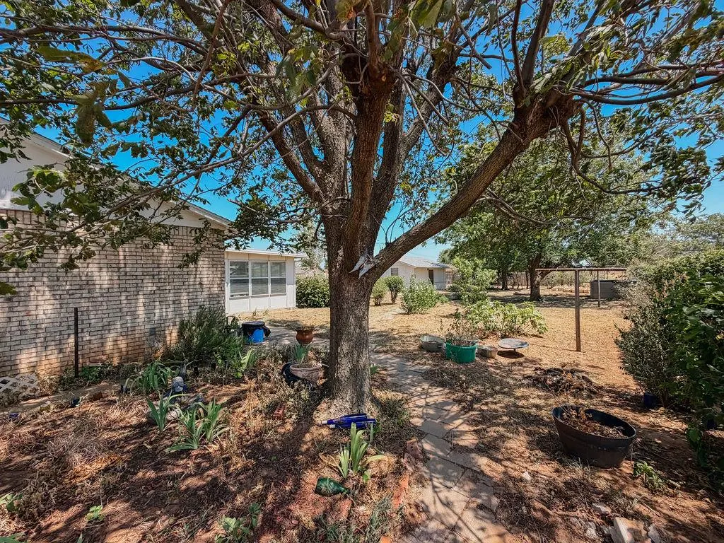 Photo 30 — 705 N Stanley Street, Hinton, OK 73047