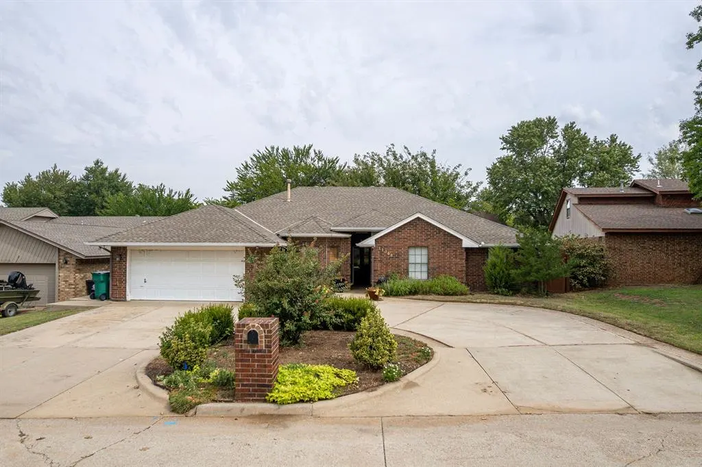 Front exterior — 11709 NW 116th Street, Yukon, OK 73099