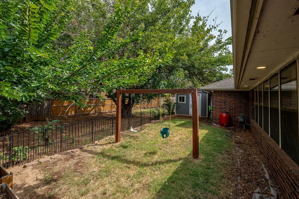 Photo 41 — 11709 NW 116th Street, Yukon, OK 73099