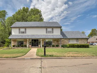 Sold home at 11913 Somerville Drive