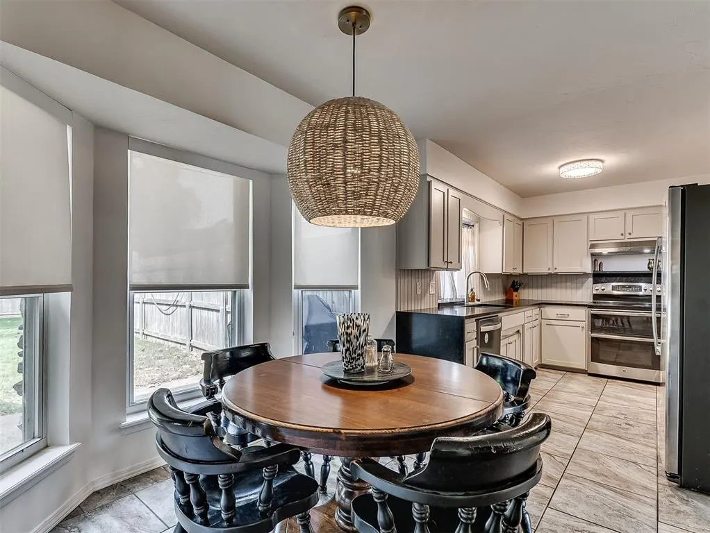 Photo 15 — 11913 Somerville Drive, Yukon, OK 73099