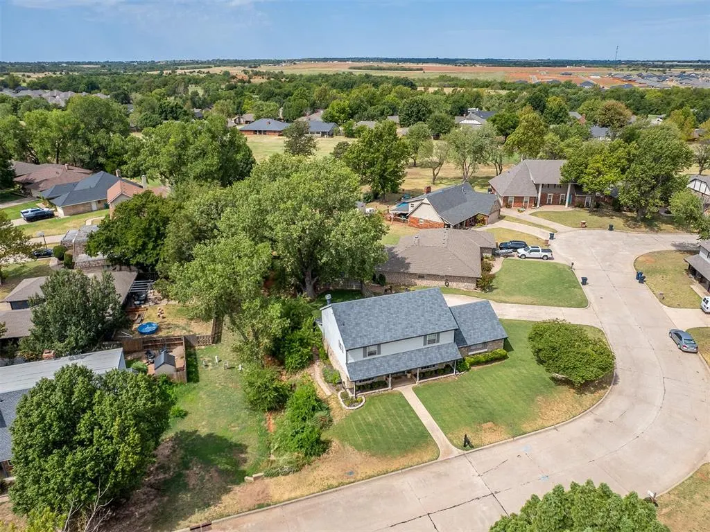 Photo 38 — 11913 Somerville Drive, Yukon, OK 73099