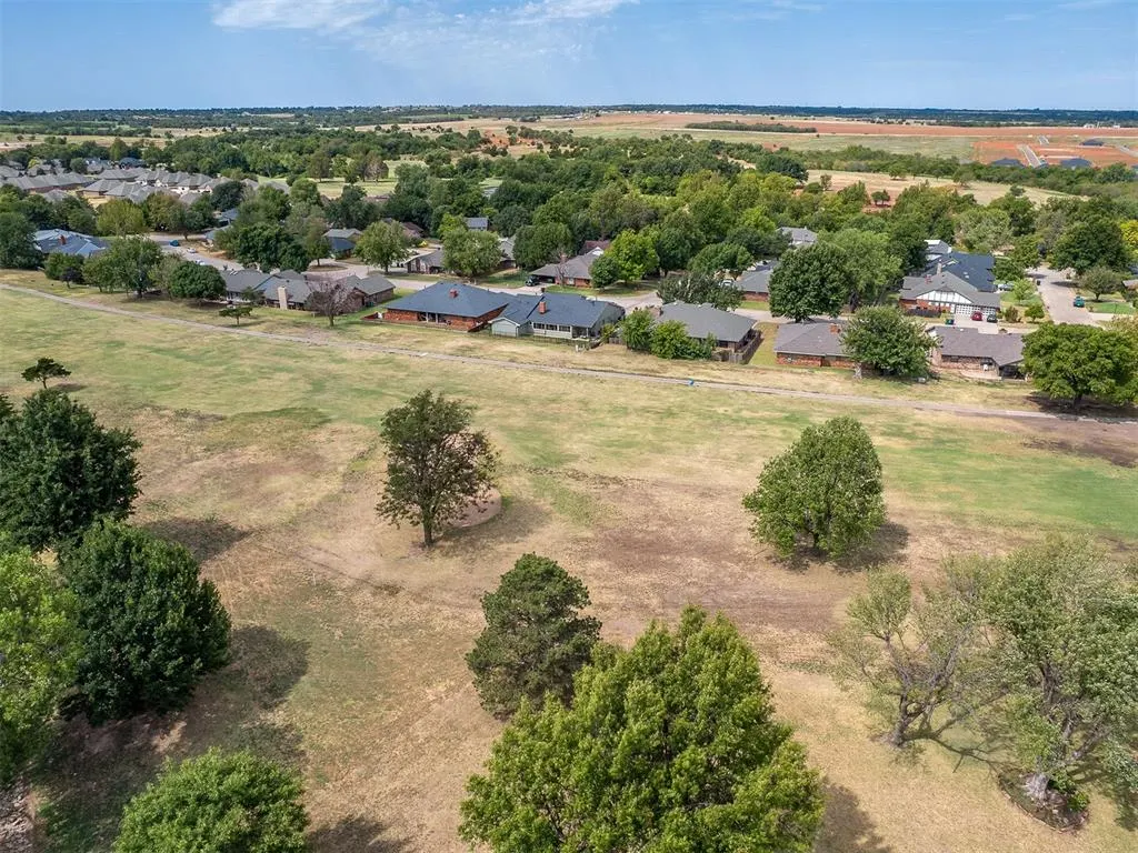 Photo 39 — 11913 Somerville Drive, Yukon, OK 73099