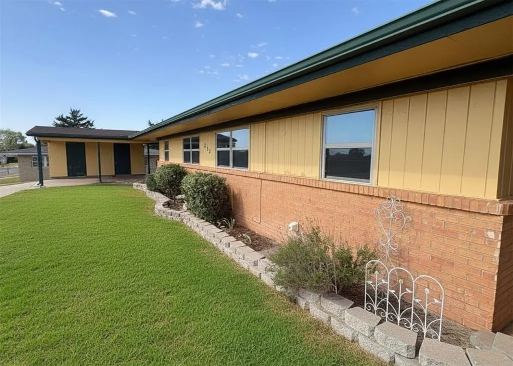 Photo 2 — 305 Iroquois Trail, Burns Flat, OK 73647
