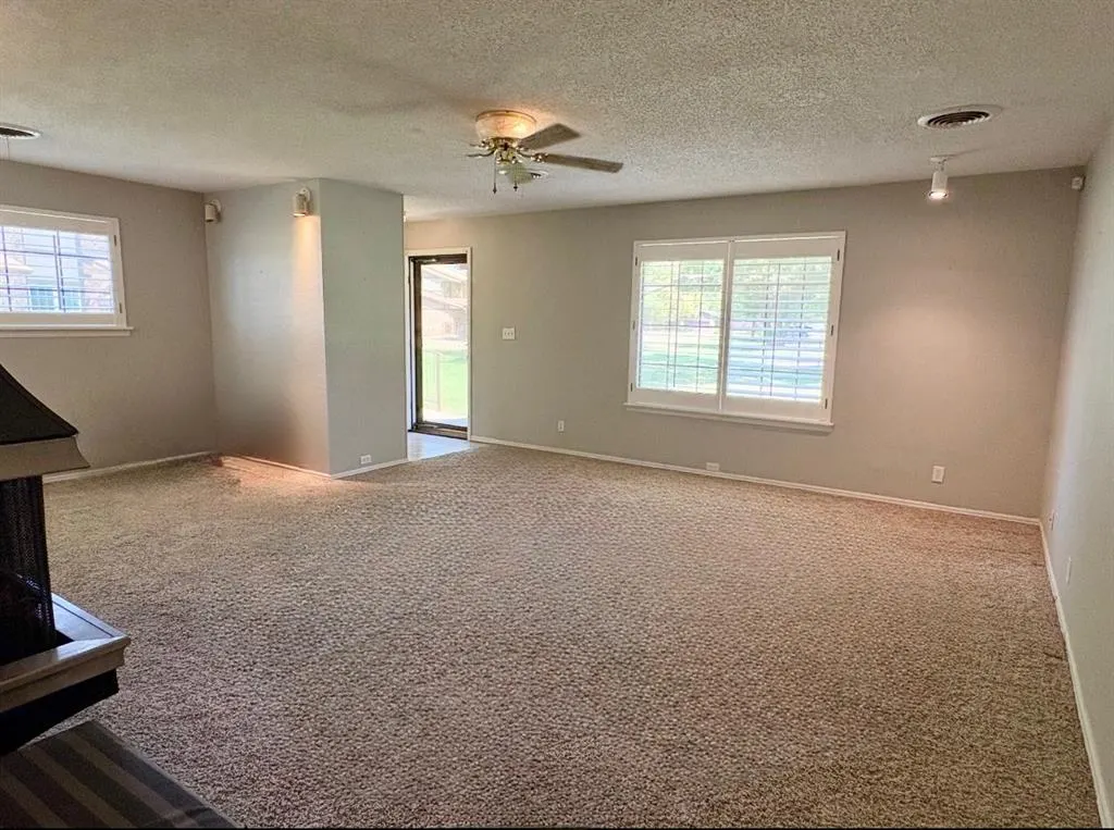 Photo 7 — 1315 Canterbury Boulevard, Altus, OK 73521