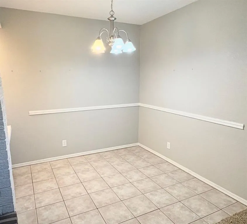 Photo 8 — 1315 Canterbury Boulevard, Altus, OK 73521