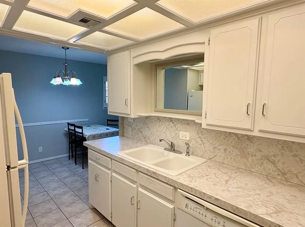 Photo 10 — 1315 Canterbury Boulevard, Altus, OK 73521